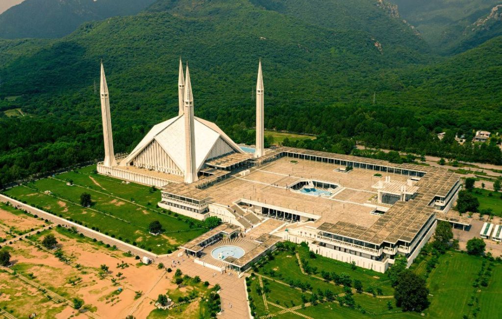 Faisal Mosque -Famous mosque in Pakistan