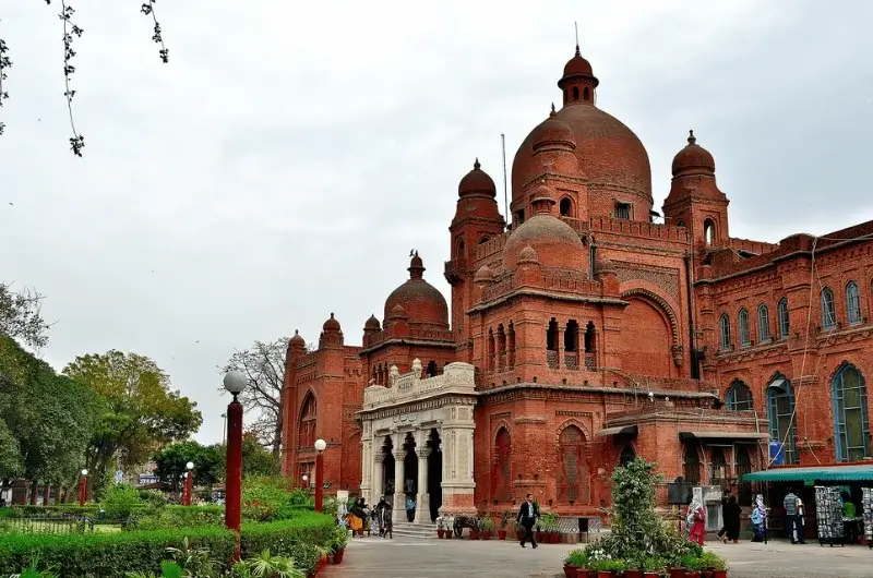 Lahore Museum (List of Museums in Pakistan)