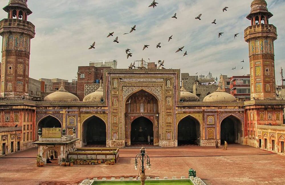 Masjid Wazir Khan-Historical Places to Visit in Lahore